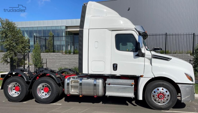 2025 Freightliner Cascadia 126 