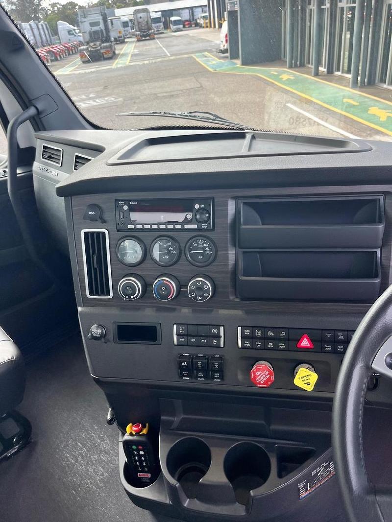 2024 Freightliner Cascadia 116 Tipper 