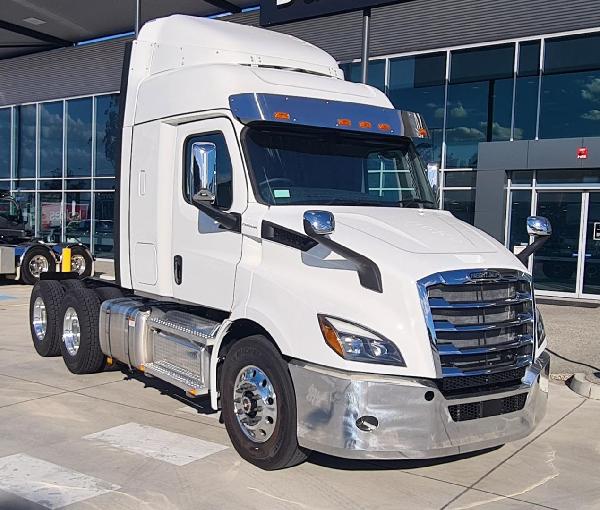 2023 Freightliner Cascadia 116