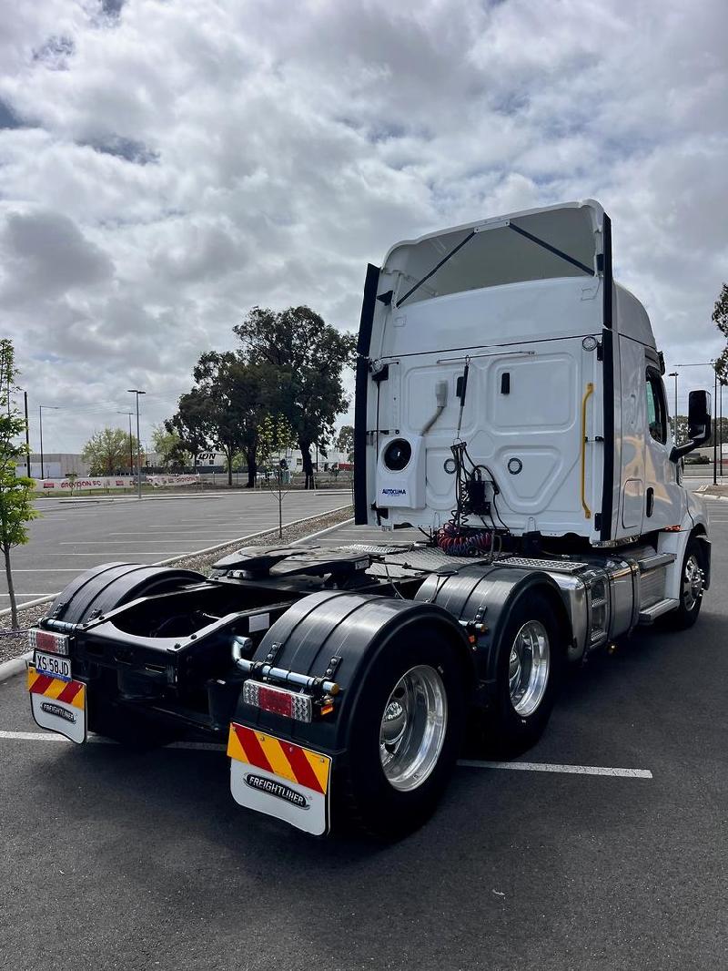 2024 Freightliner Cascadia 126