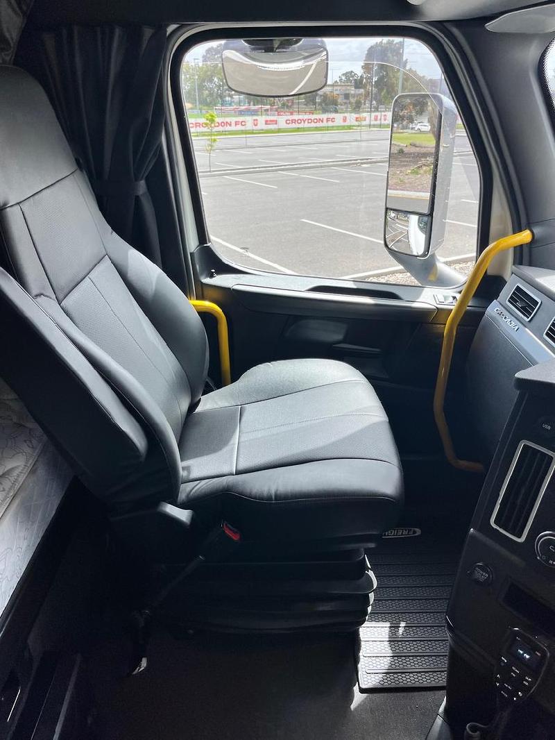 2024 Freightliner Cascadia 126