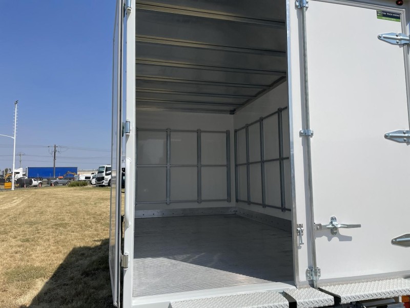 2025 Fuso Canter 515 Factory Metallic Silver 