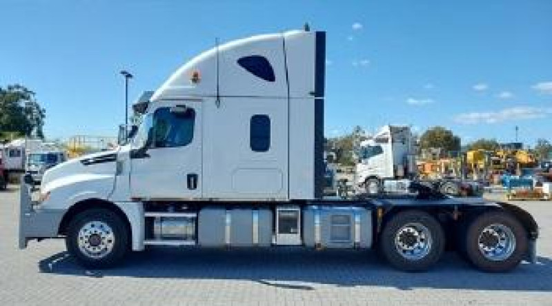2021 Freightliner Cascadia 