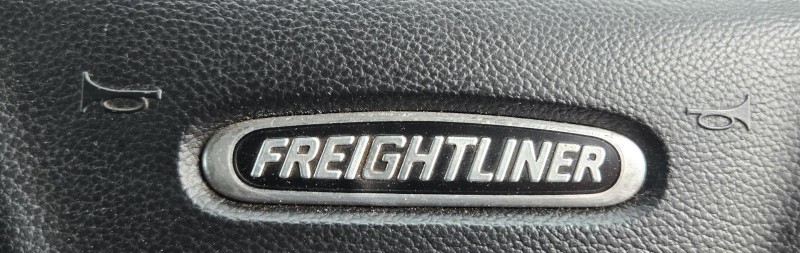 2021 Freightliner Cascadia 126 