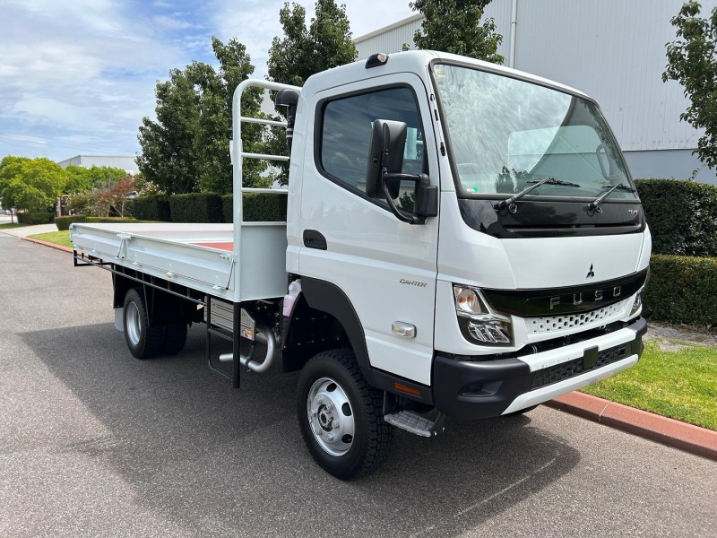 2025 Fuso Canter 4x4 Traytop