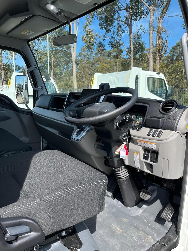 2025 Fuso 515 515 Ready built tray. 