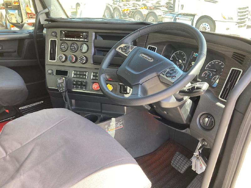 2024 Freightliner Cascadia 116 Tipper