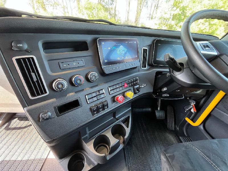 2025 Freightliner Cascadia 126 Microwave TV Cabinets and Custom Air Con ready 