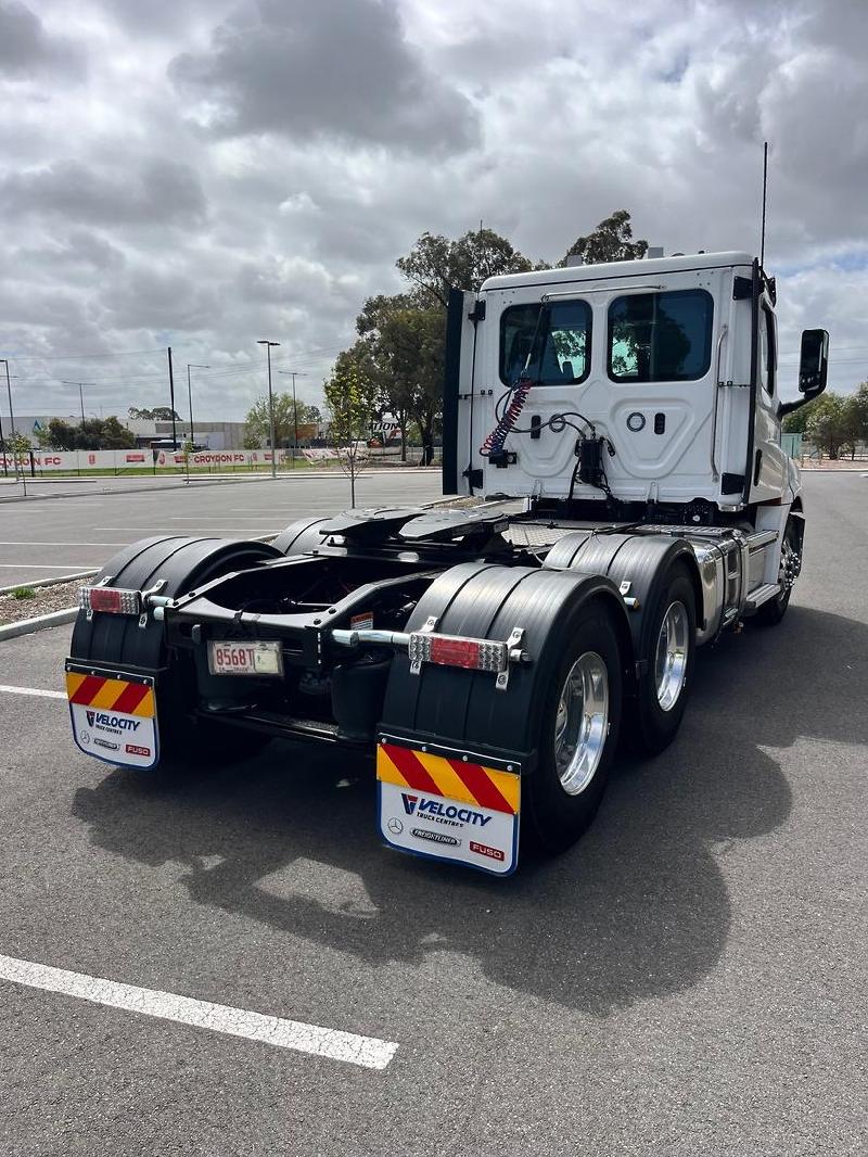 2024 Freightliner Cascadia 126