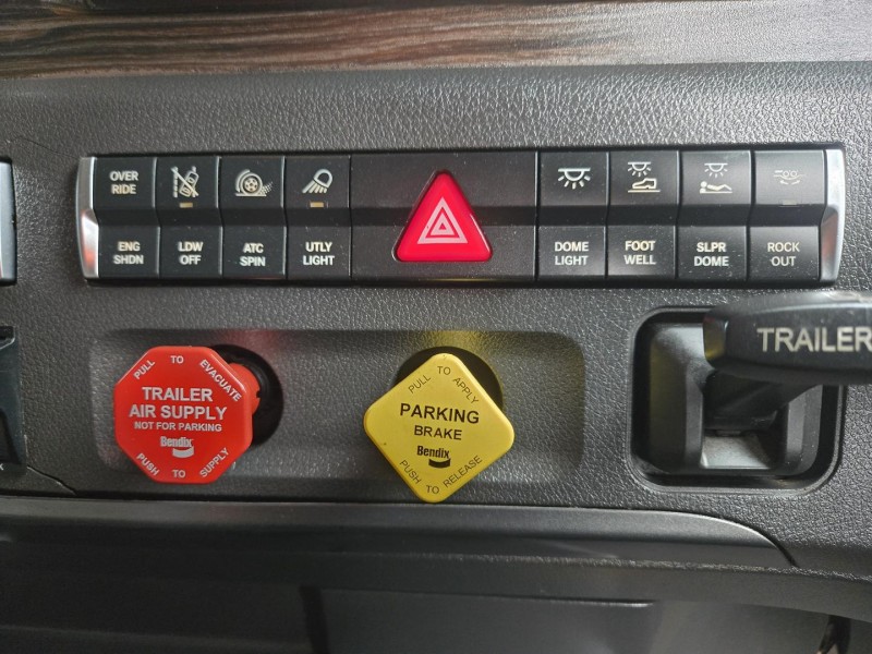 2021 Freightliner Cascadia 126 
