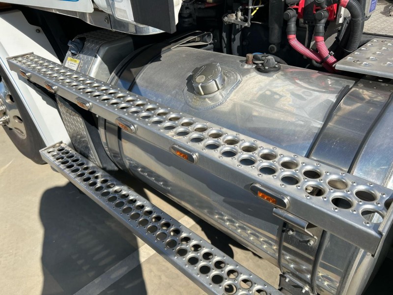 2022 Freightliner Cascadia 116 Day Cab 