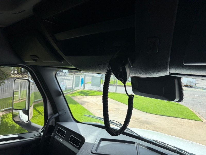 2025 Freightliner Cascadia 126 