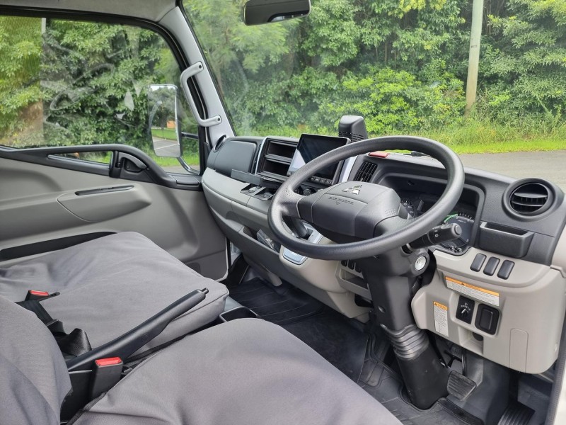 2025 Fuso Canter 515 