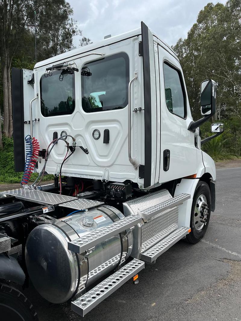 2023 Freightliner Cascadia 116 