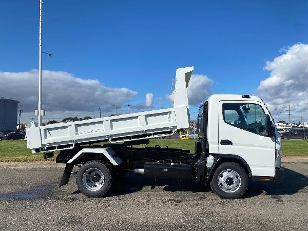 2023 Fuso Canter 815