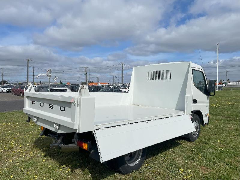 2025 Fuso Canter 615 Tipper White