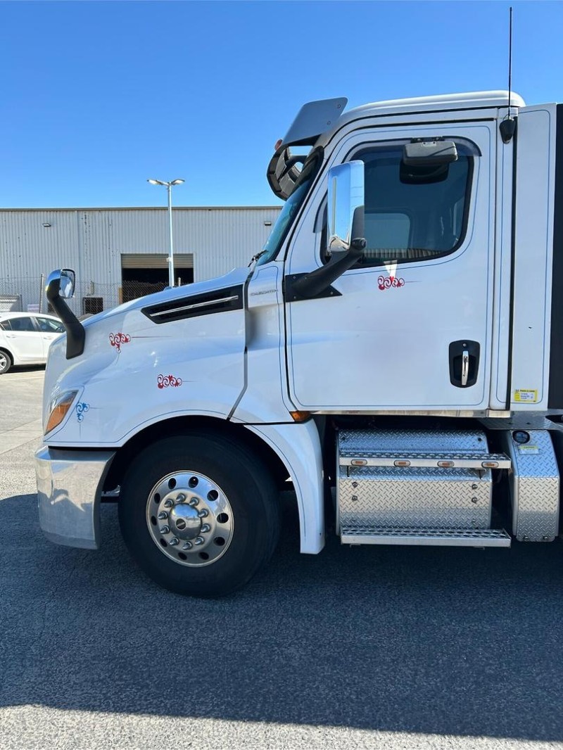 2022 Freightliner Cascadia 116 Day Cab 