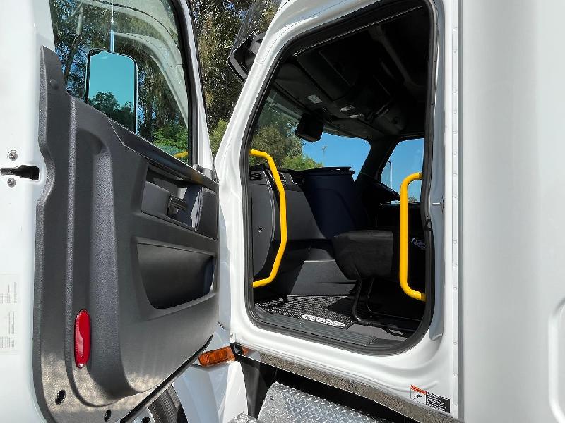 2025 Freightliner Cascadia 126 Microwave TV Cabinets and Custom Air Con ready 