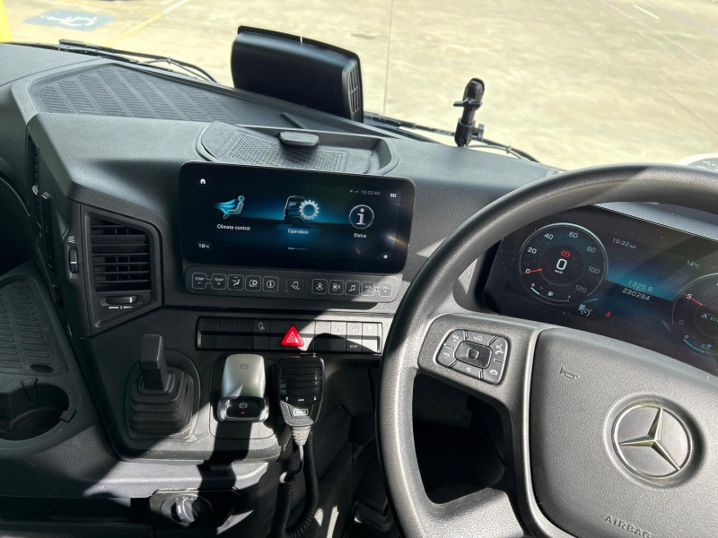 2023 Mercedes-Benz Actros 2653 LOW KM 