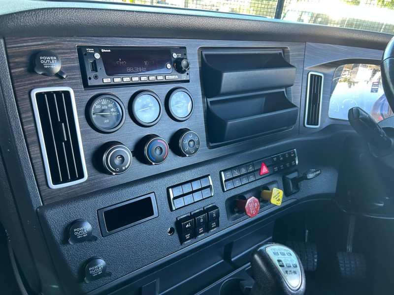 2022 Freightliner Cascadia 126 Available now 