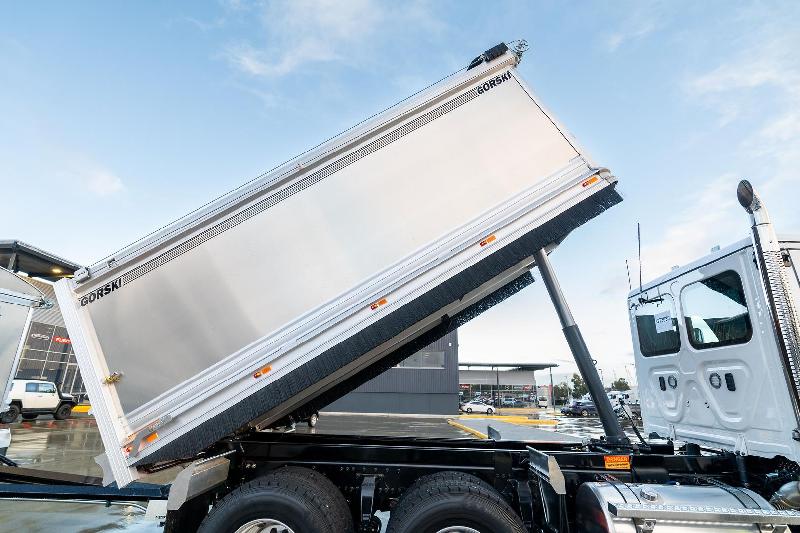 2024 Freightliner Cascadia 