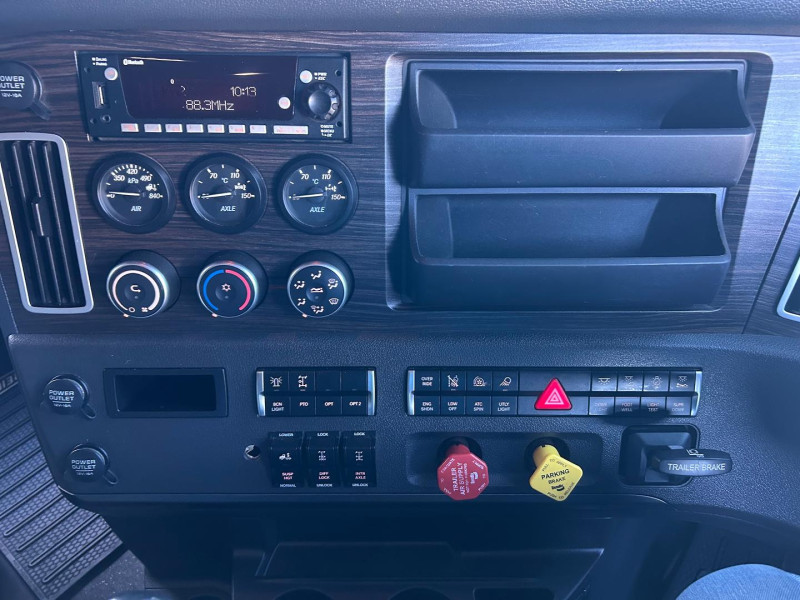 2022 Freightliner Cascadia 126 Available now 