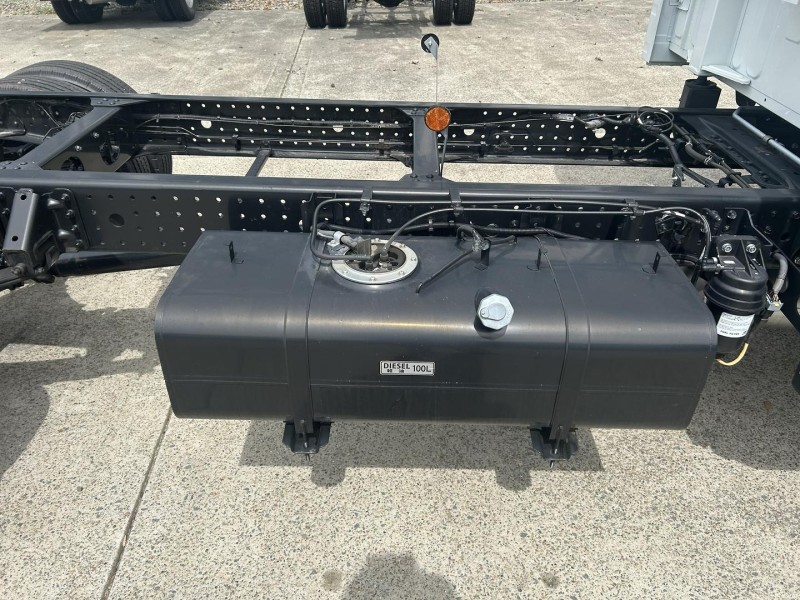 2025 Fuso Canter 815 