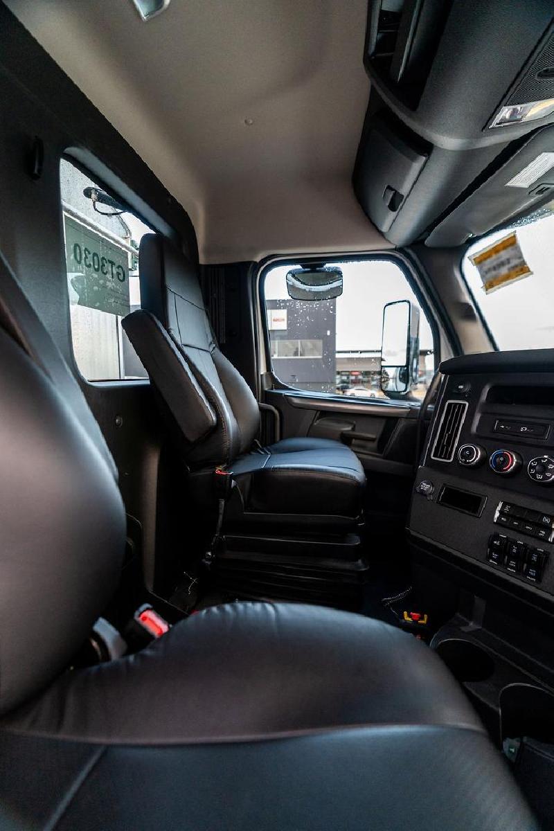 2023 Freightliner Cascadia 116 Tipper 