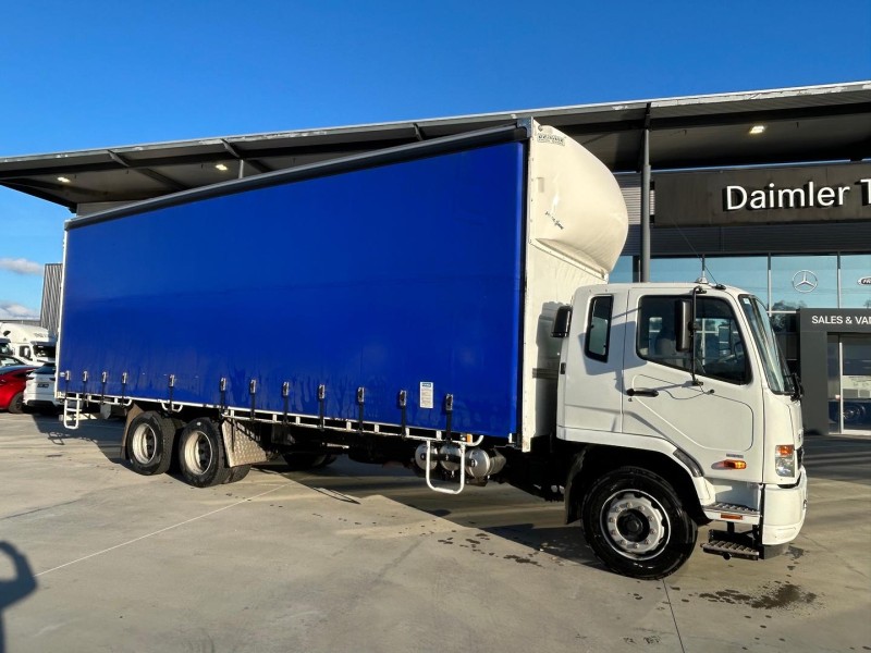 2018 Fuso Fighter 2427 14 Pallet Curtainsider 