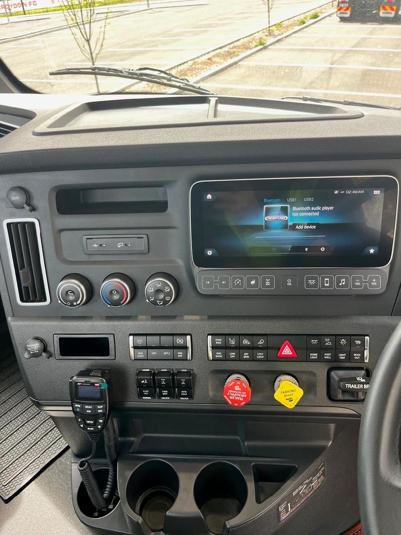 2024 Freightliner Cascadia 126