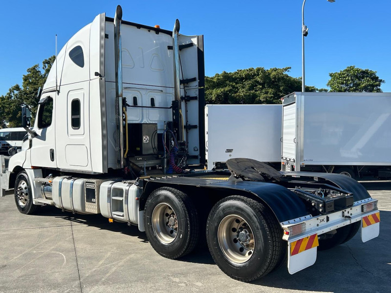 2022 Freightliner Cascadia 126 Available now 