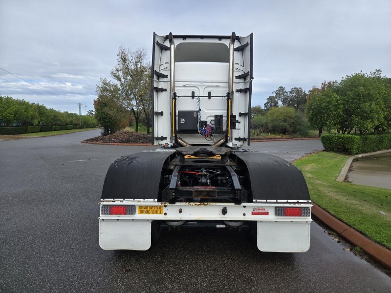 2021 Freightliner Cascadia 126 