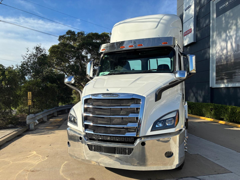 2025 Freightliner Cascadia 116 Prime Mover 