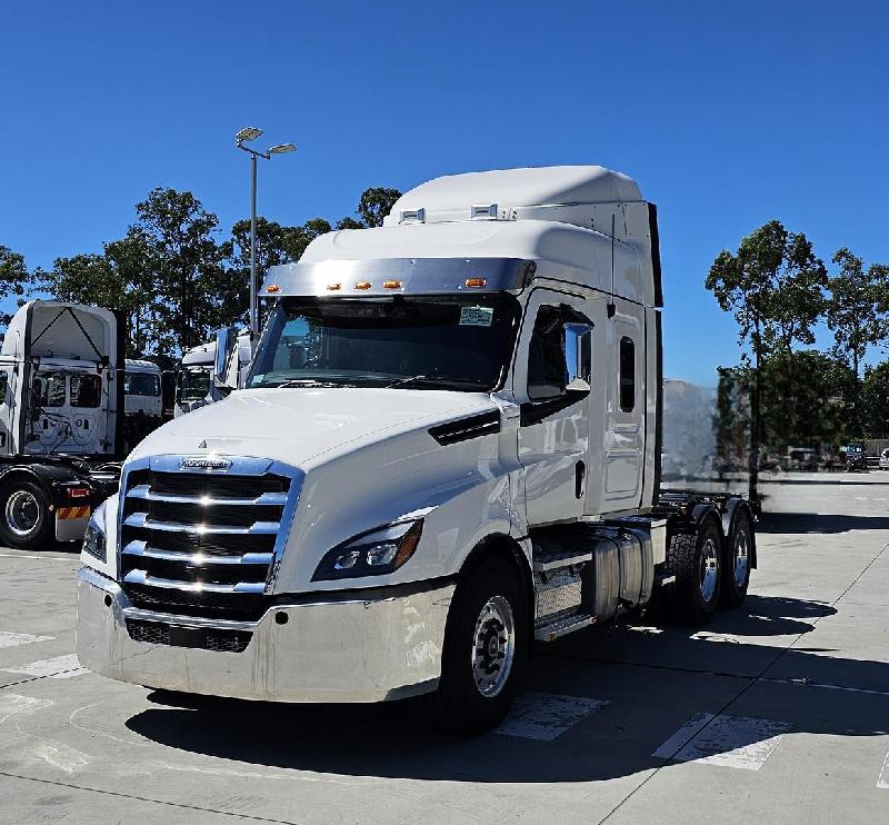 2024 Freightliner Cascadia 126 