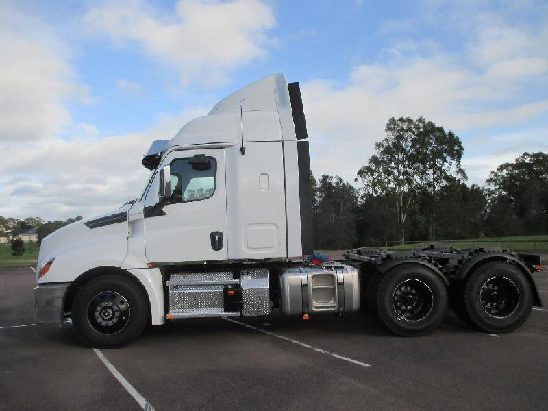 2024 Freightliner Cascadia 126 