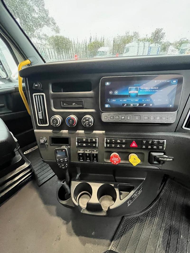 2024 Freightliner Cascadia 126 