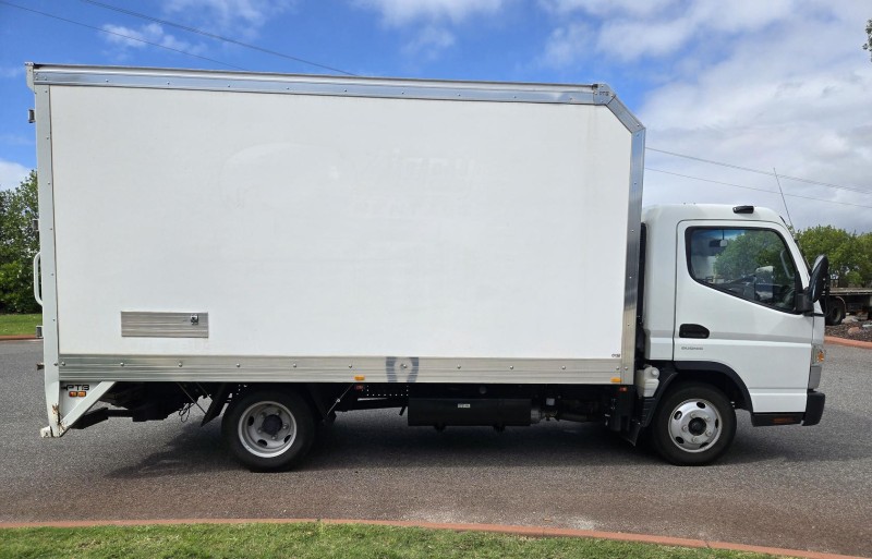 2021 Fuso Canter 515 