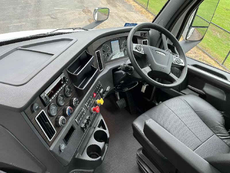 2023 Freightliner Cascadia 116 
