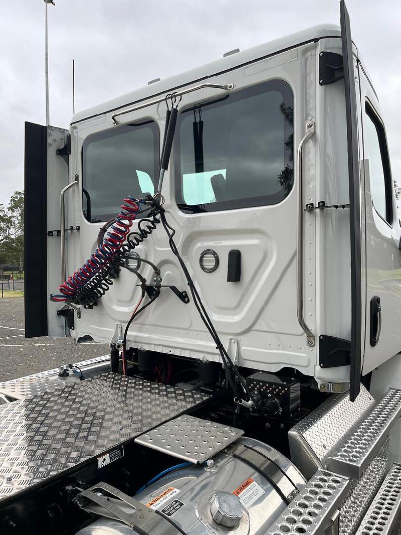 2023 Freightliner Cascadia 116 Need a truck asap we have one ready to go 