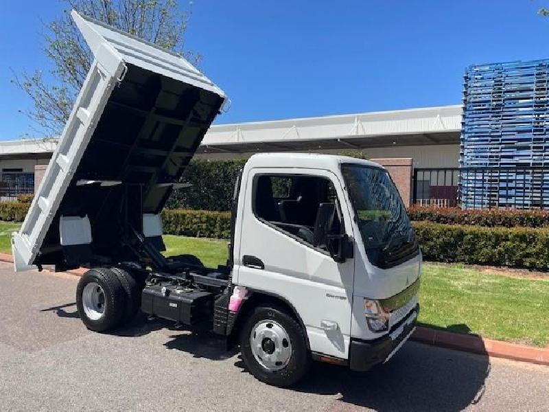 2025 Fuso CANTER 615 