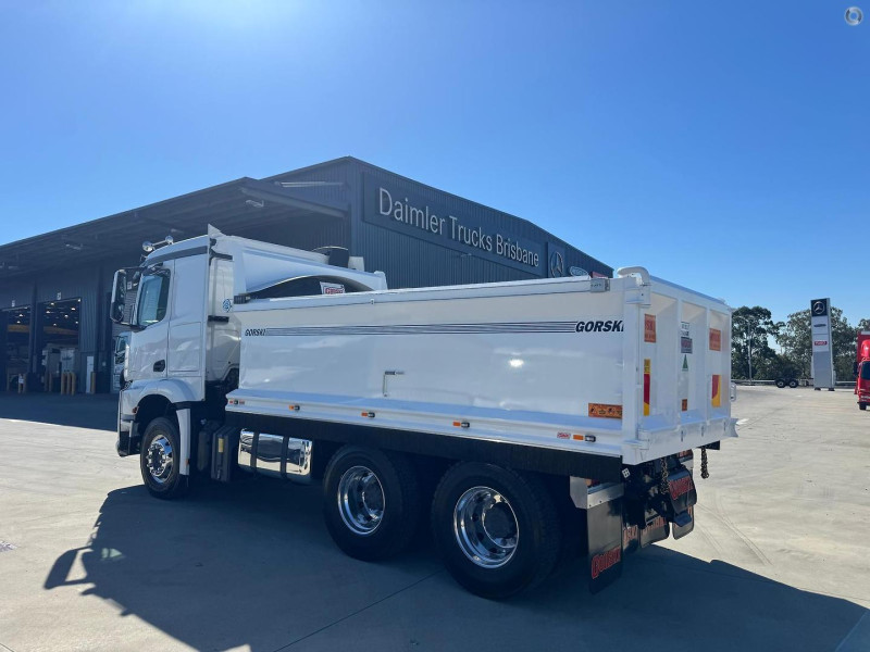 Velocity Truck Centers Australia