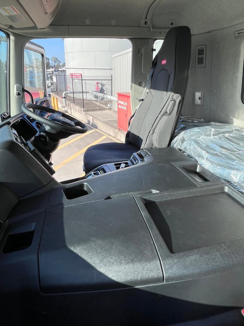 2026 Fuso Shogun FU84 360 14 PALLET CURTAINSIDE BODY AND LOADER 
