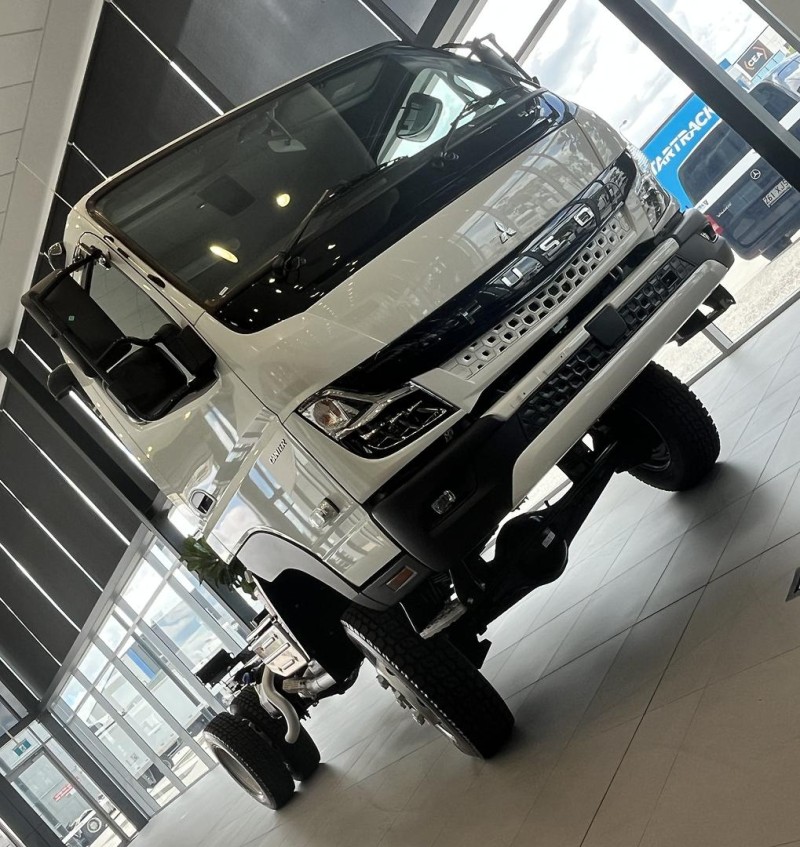 2026 Fuso Canter 4x4 CAB CHASSIS 