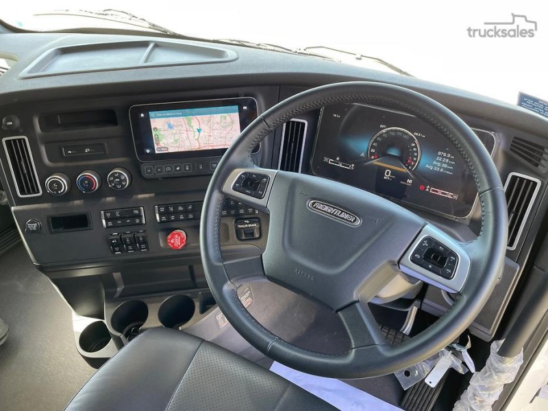 2025 Freightliner Cascadia 126 