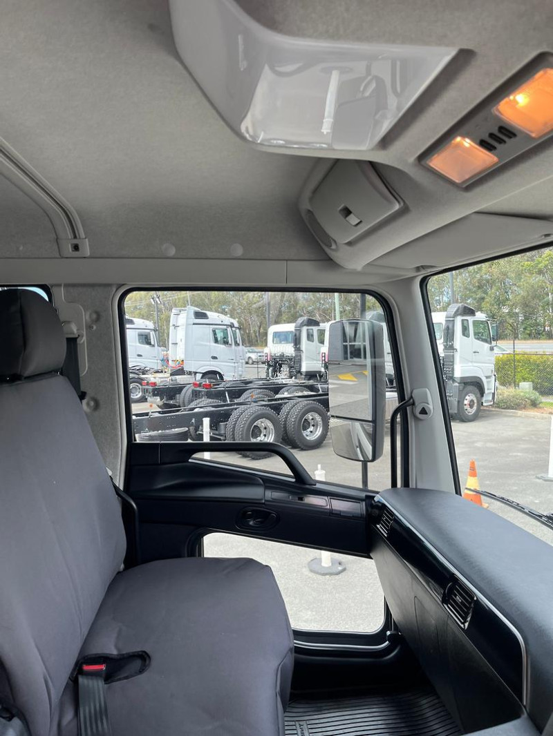 2026 Fuso Shogun FV84 400 Curtainsider 8700mml with a 3T DHollandia Tailgate 