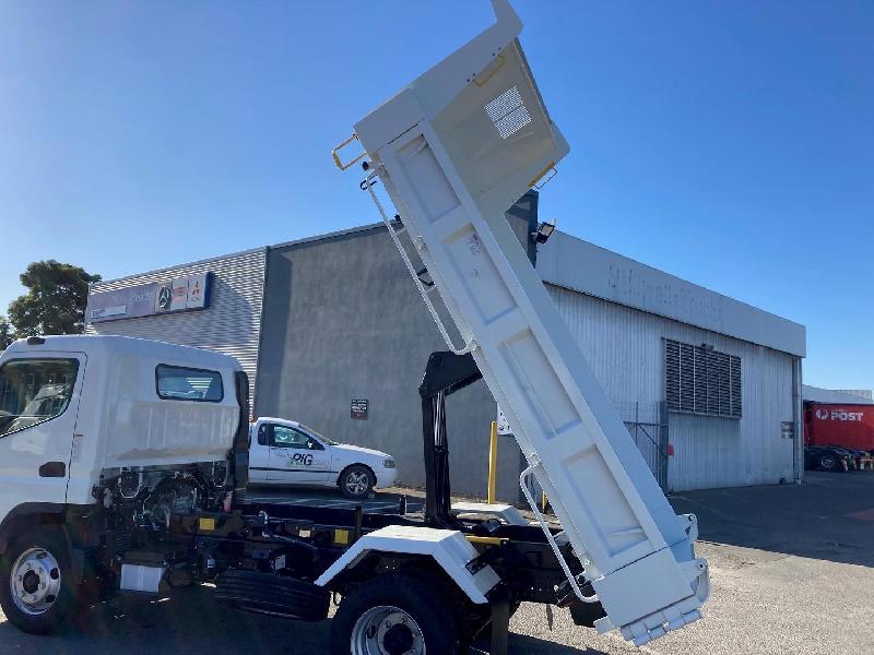 2025 Fuso Canter 815 Tipper 