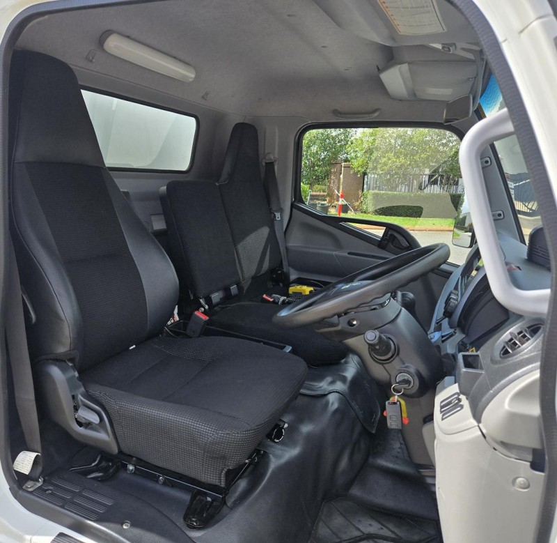 2021 Fuso Canter 515 