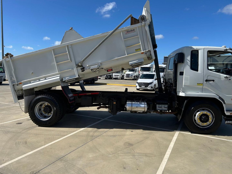 2020 Fuso Fighter 1627 TIPPER with Split tipper tub 