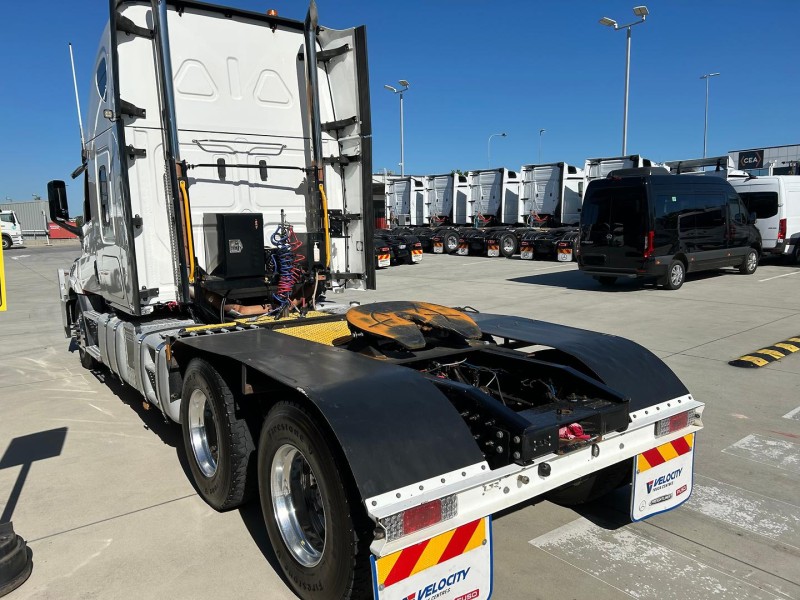 2021 Freightliner Cascadia 126 126 