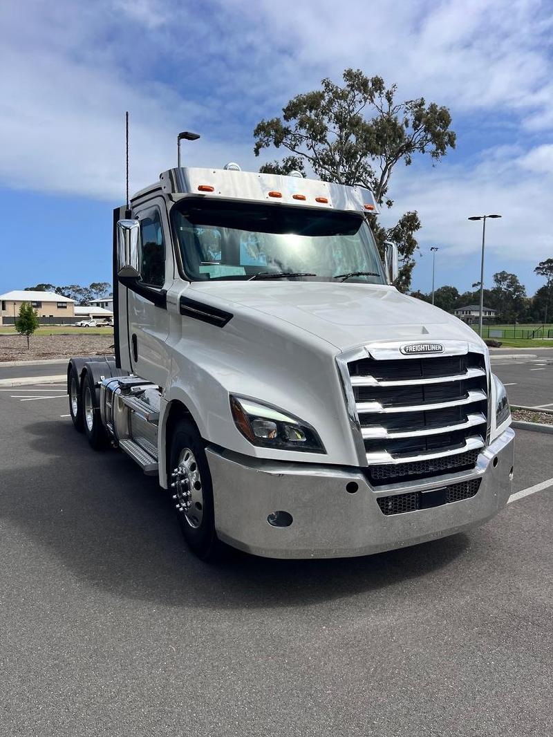 2024 Freightliner Cascadia 126